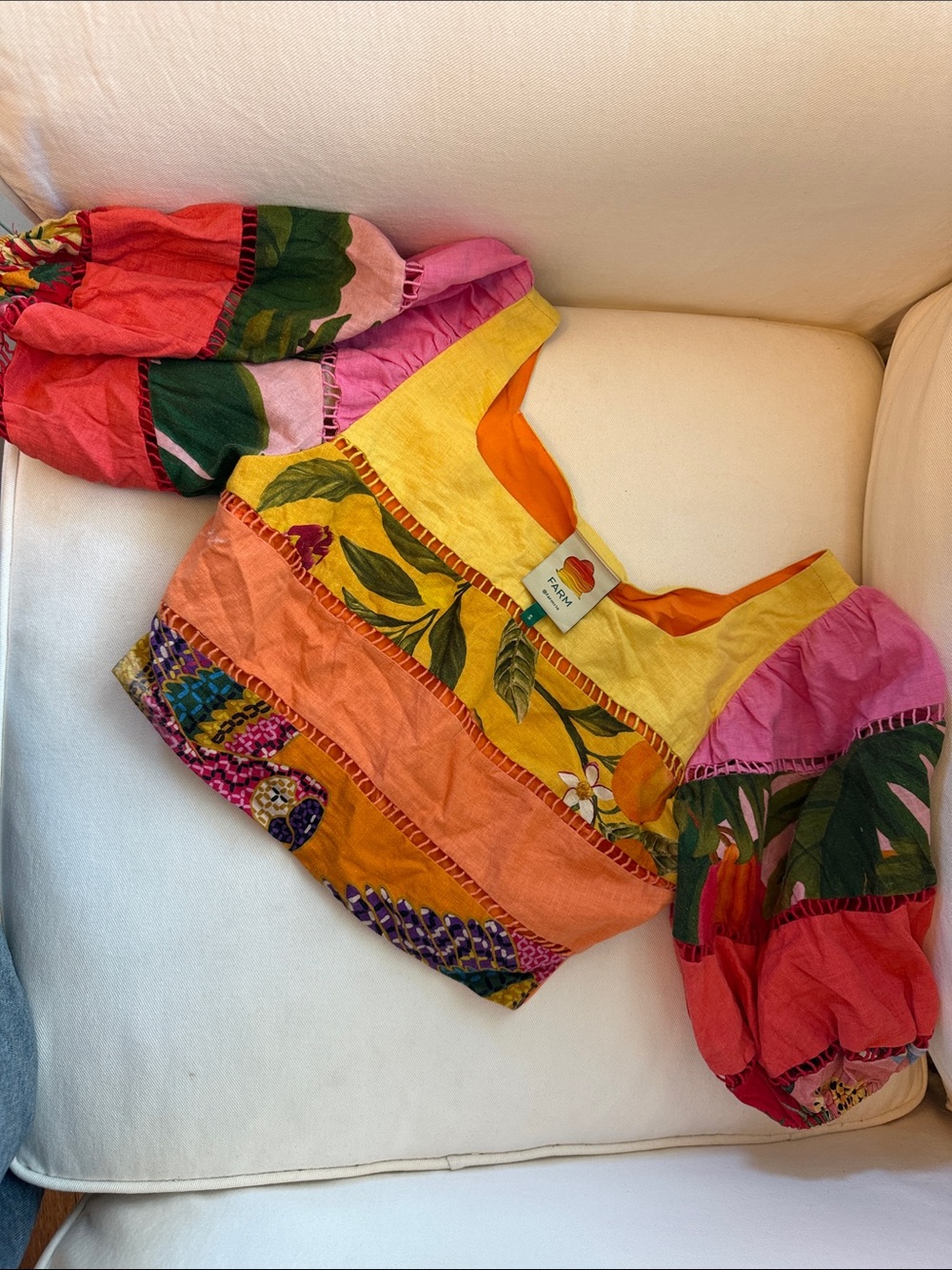 Farm Rio beautiful embroidered spring crop top size small